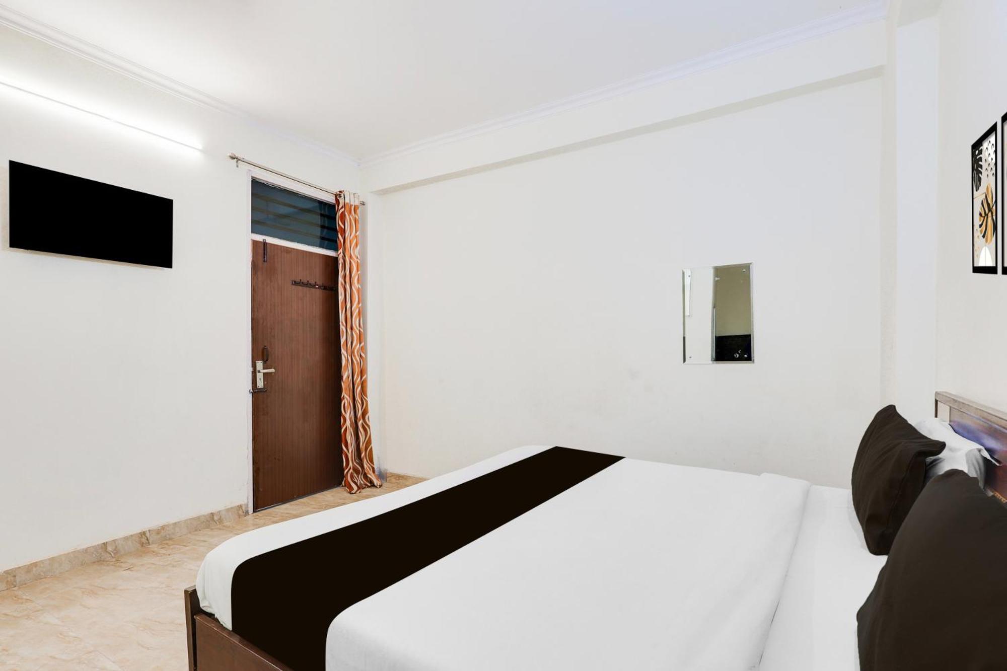 Hotel O Raj